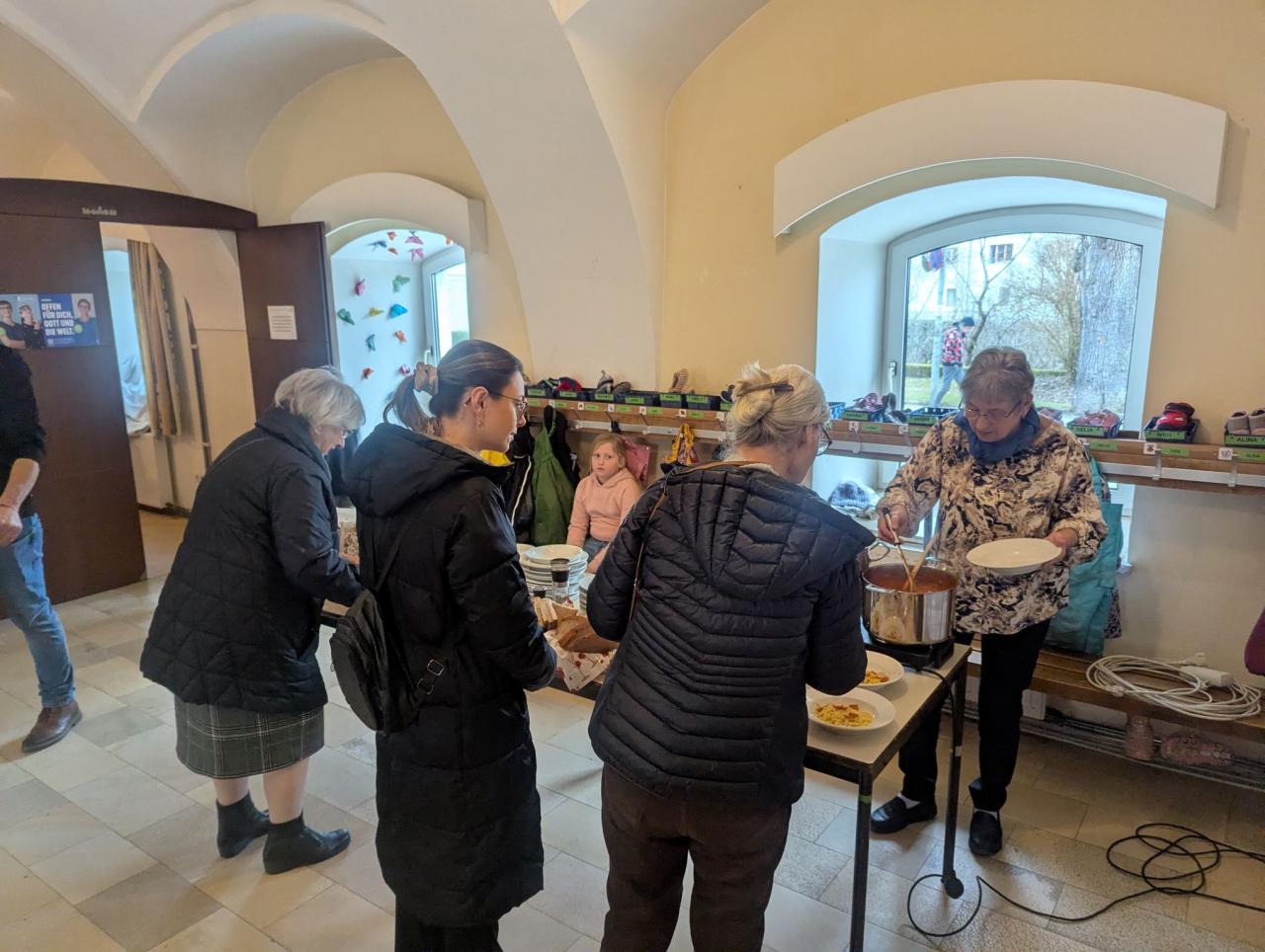 Besucher Pfarrcafe Pfarrgemeinde Vöcklabruck, Pfarrbücherei Vöcklabruck