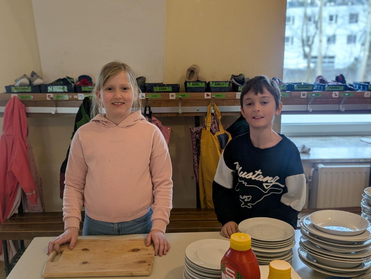 Helfer Pfarrcafe Pfarrgemeinde Vöcklabruck, Pfarrbücherei Vöcklabruck