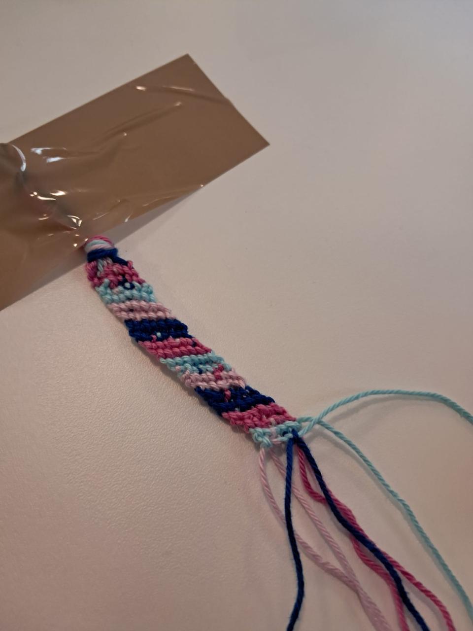 Sommerveranstaltung, Freundschaftsbänder knüpfen, Pfarrbücherei Vöcklabruck